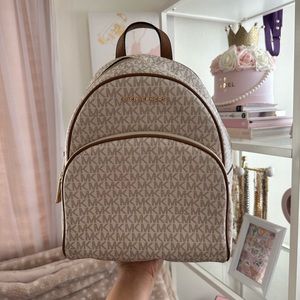 Michael Kors Medium Logo Backpack 🫶🤩